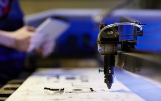 Serviço de dobra CNC: destaque na indústria da usinagem