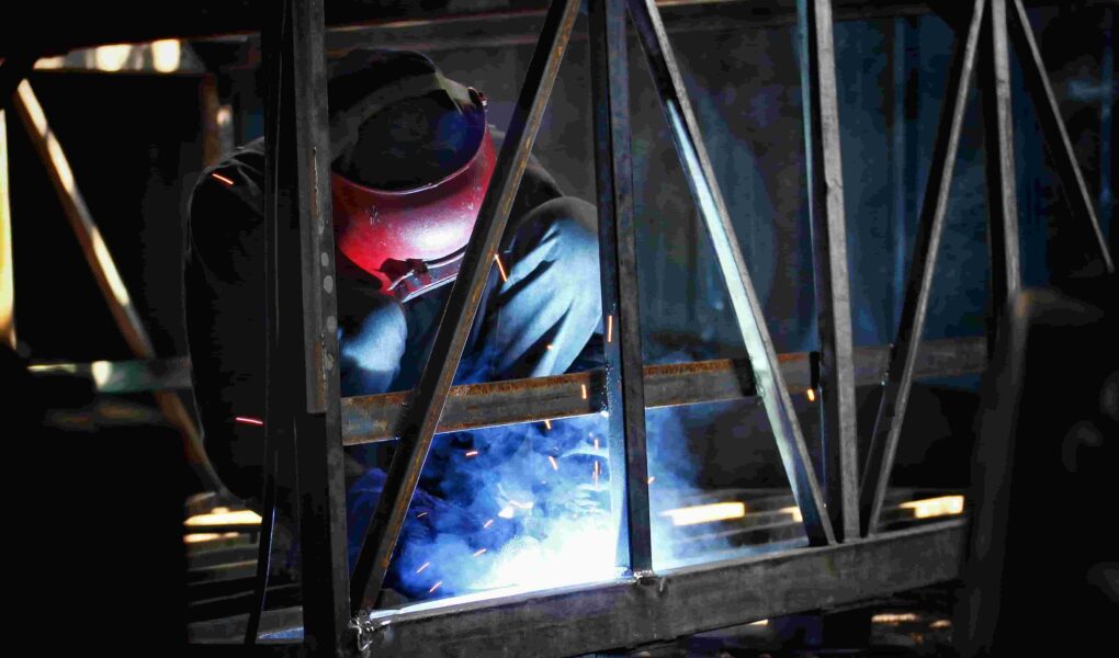 produção de peças em aço carbono sob projeto