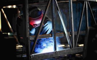 produção de peças em aço carbono sob projeto