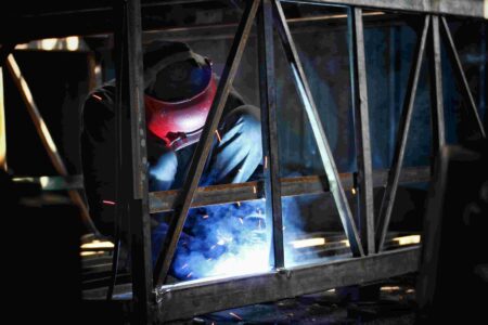 produção de peças em aço carbono sob projeto